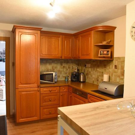 80 M2 Haushaelfte, 3 Zimmer, Parkplaetze, Bis 6 Pers Apartment Waengle Ngoại thất bức ảnh